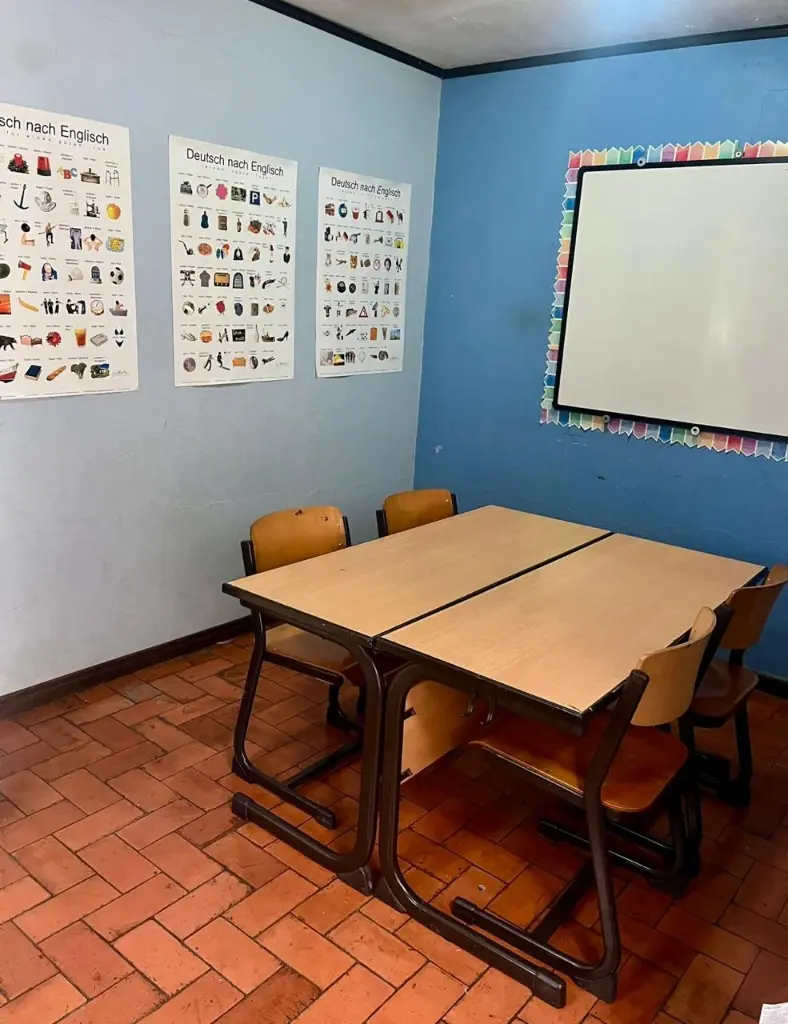 Clase grupal en Kids Center Costa Rica